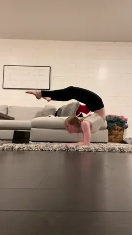 Thought id bring back some contortionnnnn…before I was an aerialist I was a contortionist as a lil child but I stopped training it 3 years ago and my butt doesnt go on my head anymore ☹️, ive been training my back flexibility recently after doing a contortion act in Circus of Play,i relized i missed my butt being on my head lol, and i have a lot more hiring opportunities cuz ground acts are really popular rn, thought I would share current regain progress #aerialist #contortionist #contortion 