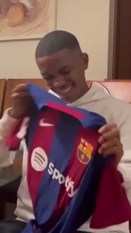 💙❤️🇧🇷💙❤️ #messinho #estevaowillian #futbol #barcelona #barça #tiktokfootballacademy #foryou #fyp #foryoupage #parati #xyzbca #viral #martinminan 