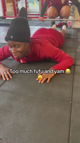 Almost broke the bar 😅😂 #GymTok #fyp #glutechallenge #glutes #glutesworkout #foryoupage 