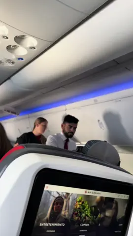 Y que tal tu vuelo de CDMX a Canada?? 🇨🇦✈️.                                         #aircanada #vuelos #avion #anabarbara 