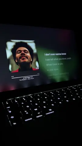 when i look at you in your eyes 🎶  #viral #fyp #fypシ #foryoupage #theweeknd #inyoureyes 
