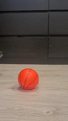 #loonergirl #beachbalgirl #looner #beachballcrush #beachball #footcrushball #ballooncrush #balloon #fyp #fyp #foryou #highheelscrush #trampling #crushing 