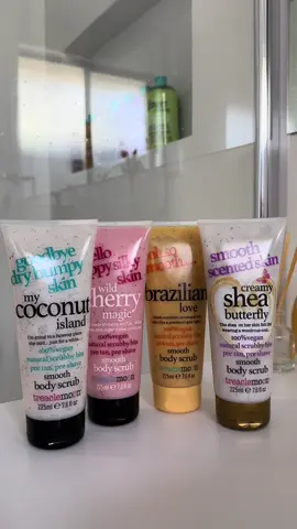 let me tell you…our body scrubs are THE BEST 🤍🙌🏻 #beauty#cosmetics#skincare#bodycare#bodyscrubs#scrubs#treaclemoon#trend#letmetellyou#foryou 