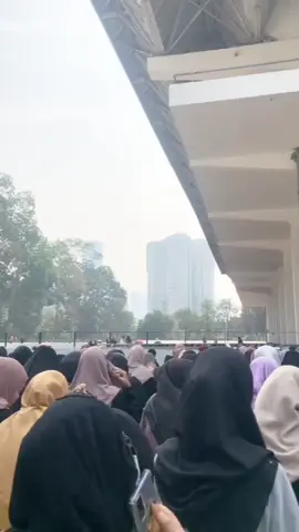 masyaallah tabarakallah 🤲🏻🖤✨ #rechargeyourself #ustadzahhalimahalaydrus #halimahalaydrus #senayan 