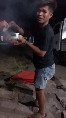 Rutinitas seblm berangakat#viral #fyp #fypシ #drevermuda #cabepanca #cabebanyuwangi🌶🌶🌶🌶 #cabesitubondopasarcibitung #truckoleng #katakata #trucksoftiktok #truckindonesia🇲🇨 #storytruck 