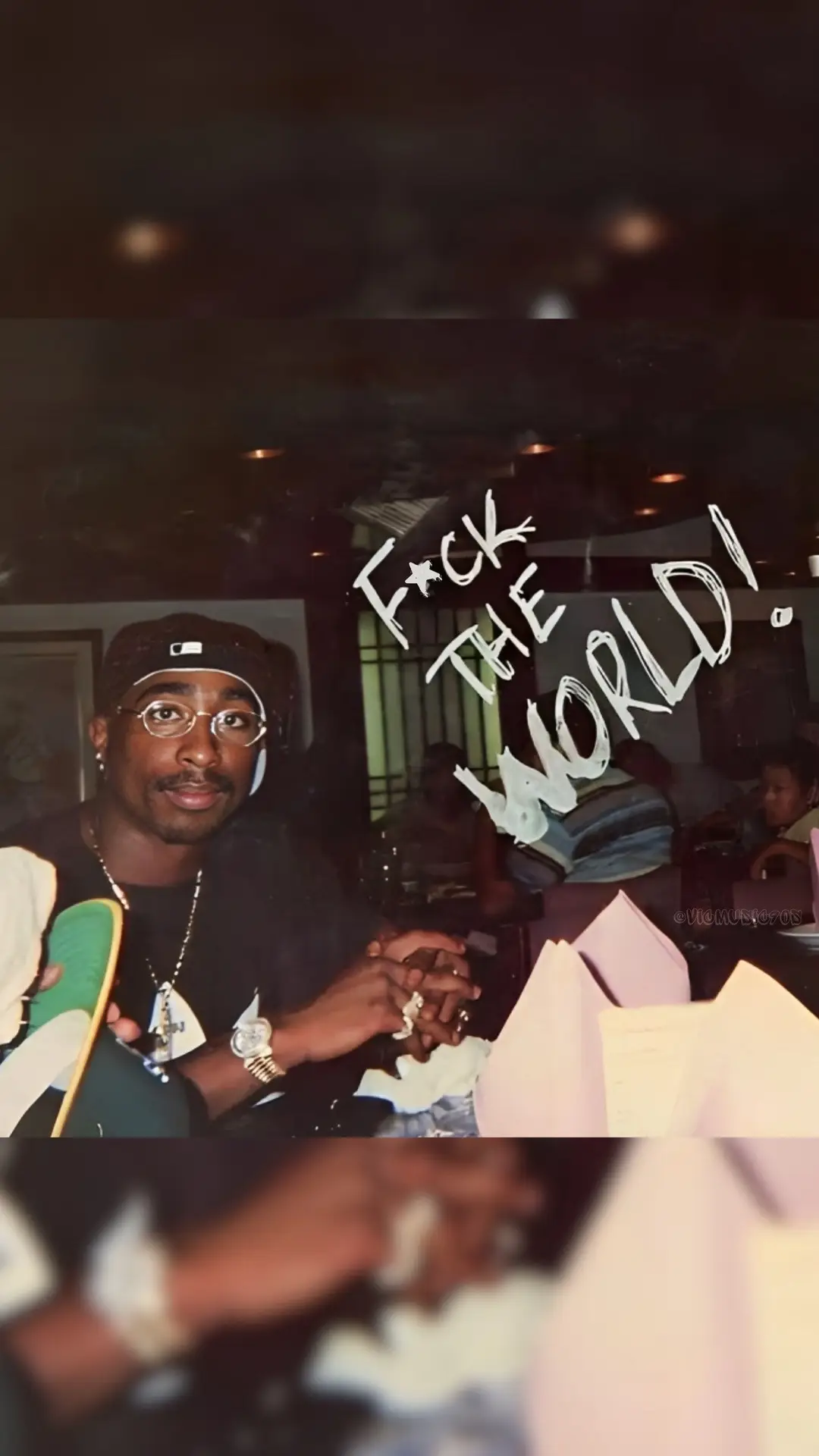 📸: 2Pac Shakur💯 Rest In Peace🕊️ @Vic Wear  #2pac #vicmusic90s #hiphop #rapmusic 