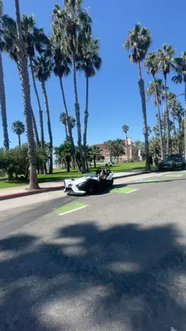 Lash in Miami Baby 🏝️✨ Retour en image sur ma formation à Miami, une expérience que j’ai eu le plaisir de vivre pour enrichir mes compétences et suivre de près les dernières tendances et techniques en provenance des États-Unis. Miami, une ville qui célèbre la beauté, s’est avérée être l’endroit idéal pour cela. J’aime profiter de chaque voyage pour cultiver ma passion et acquérir de nouvelles connaissances aux quatre coins du monde. Cela me permet de toujours vous offrir le meilleur chez @cherrybeautylille 🫶. Thank you so mutch @thelashexpect ♥️♥️♥️ #cilslille #formationcilslille #extensionscilslille #volumerusselille #lashes #lashstyle #lashartist #lashaddict #lashesextension #beauty #beautelille #salondebeautelille #beautyaddict #lille 