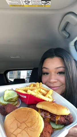 TRYING @Dave’s Hot Chicken FOR THE FIRST TIME OMG IT WAS 🔥🔥 #daveshotchicken #hotchicken #daveshotchickenreview #daveshotchickenmukbang #mukbang #eatingshow #asmr 