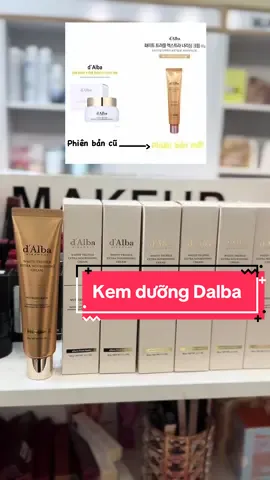 #Đã_về_sẵn Nối tiếp dòng xịt khoáng đình đám của dalba thì em kem dưỡng này cũng hot hit không kém ạ. Saleee sâu quá cả nhà ơiii 🔥Kem dưỡng D'ALBA White Truffle Extra Nourishing Cream 60g mẫu mới sale 80%  💥Thương hiệu mỹ phẩm cao cấp đến từ Hàn Quốc với mục tiêu mang đến những sản phẩm chiết xuất từ thực vật 100% đạt tiêu chuẩn VEGAN phù hợp cho cả làn da nhạy cảm nhất. 🌱Kem dưỡng D’alba White Trufle Extra Nourishing Cream là loại kem CẤP ẨM CHUYÊN SÂU kết hợp LÀM TRẮNG VÀ LÀM TRẺ HOÁ DA CHỐNG LÃO HOÁ với chiết xuất từ nấm Truffle trắng cung cấp dưỡng chất dồi dào, hồi sinh làn da xỉn màu: ➖Làm trắng da  ➖Chống lão hoá ➖Căng bóng tạo đàn hồi ➖Giữ ẩm cho da lên tới 24h  ➖Làm mờ nếp nhăn  ➖Tạo kết cấu da chặt chẽ ➖Tăng sức đàn hồi  ➖Phục hồi da tổn thương