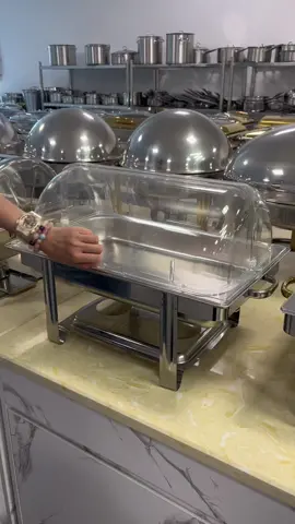 Chafing dish buffet set with roll top plastic cover
