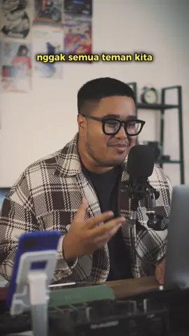 Nggak semua teman adalah teman 🙃 #quotes 