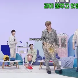#HEESEUNG he's so random #enhypen #enhypenheeseung #heeseungcore #enhypenedit #kpopcore #fyp #yunhirem 