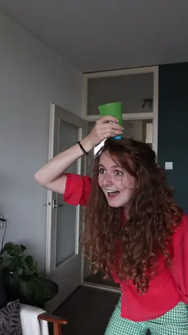 Met wie zou jij pong party spelen? 😌 Kneiter leuk om te spelen met je vrienden 😂 #pongparty #goliathgames ‘ad