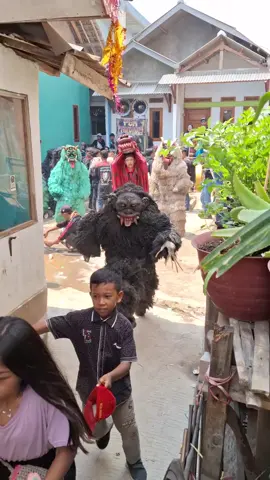 Grandong Gimbal ngejar bocil di lorong sempit #fypシ #foryoupage #2023 #foryou #tiktok #fypシ゚viral #grandong #orangbunian 