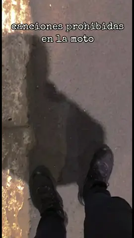 Prohibido ESCUCHAR!!!!🏍💔 KEROSENO SUPER SLOWED #sad #biker #moto #motorcycle #bikerlife #motospeed #motonoche #motosad #libertad #dominar400 #ug400 #darkknigh #nightbikeride #nightrider #motivacion #foryou #page #fypシ #fyp #videoviral #siguemeeeeeee 
