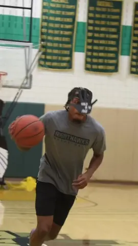 Train game situations with our Hand In Yo Face Basketball Product! Its going to help you gain confidence when shooting over defenders and improve your shot making abilty. #basketball #fyp 