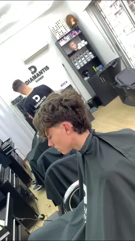 Mullet💈 Seguime para mas contenido como este🔥  . . . . . . . #cortedecabello #cortedepelo #mullet #hairstyle #barberia #uruguay #argentina #montevideo #diamantis #tendencia