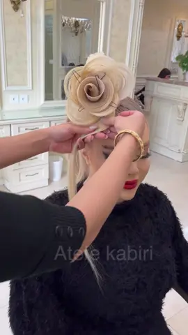 l Un arreglo de cabello q es una obra de arte #cabello #cabellolargo #cabellosaludable #peinados #peinadosaesthetic #loiras #rubias #catiras #monas #peinadosartisticos #makeup #curiosidades #amazing 