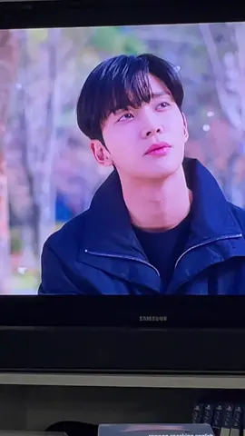 I know they did this scene for the fans. They must have. In like a thank you for watching way. #destinedwithyou #kdrama #destinedwithyoukdrama #fyp #rowoon #netflixseries 