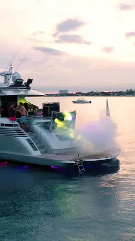 Satisfaction #rave #techno #technomusic #ravefootage #ravers #electronicmusic #boatparty 