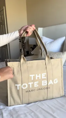 pack my personal bag with me for my flight ✈️ #marcjacobstote #marcjacobs #largemarcjacobstotebag #largetotebag #largetote #packwithme #personalbagtravel #travelbags #travelbag #carryonbag #marcjacobstravelbag #marcjacobstravelertote #largemarcjacobstotebag #beigetotebag #largebeigetotebag #packwithme #