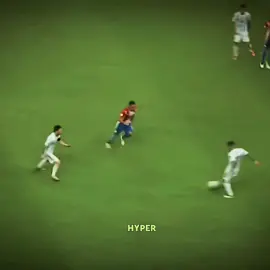 Messi dribbling👑🐐 | #foryou #messi #footballedit #viral #lionelmessi #viralvideo #lionelmessi #blowthisup #edit 