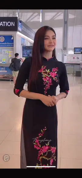 Cảm ơn em vì đã mặc một chiếc Áo Dài đến Việt Nam, liệu có mấy ai có thể làm được như vậy? Không phải vì mình yêu thương nên mình khen, mà em ấy thực sự cun gì rất yêu quý đất nước và con người nơi đây. Vì vậy cũng hãy yêu thương em thật nhiều nhé mn 🤍 #engfa #engfawaraha #อิงฟ้าวราหะ #อิงฟ้ามหาชน #missgrandthailand #อิงฟ้า #engfa32 