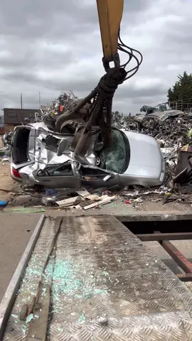 #scrap #cars #car #machinery #machine #vehicle #satysfying #satysfyingvideo #fyp #fypシ゚viral #tiktok #tiktokstar #neiperte #perte