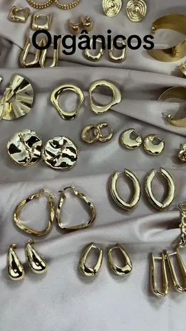 Brincos organicos para todos os estilos,essa tendência vai permanecer por muitos anos, toada as grandes grifes apostam e inovam nos design. Sera que você também vai apostar?#brincos #tendencia #joia #semijoias #dourado #brinco #tendencia 