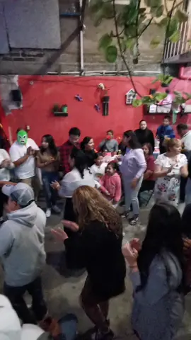 Bailando 💃🎵 #labala #pedrofernandez #amenizandotusfiestas #sondevainilla #duomusical #duetoversatil #lamejoranimaciónparatusfiestas🔥 #fiesta #cumpleaños #luzysonido #parati #