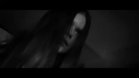 Round we go ⚫️ #happyhalloween #samara #samarasong #thering #hanszimmer #spookyseason #horror #horrortok #tiktokhalloween #frightnight #thisishalloween 