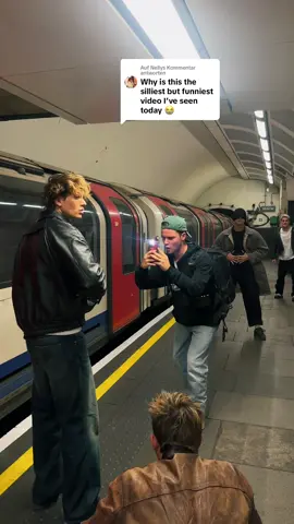 Antwort auf @Nelly we had to wait for 7 trains filming this😂 #behindthescenes 