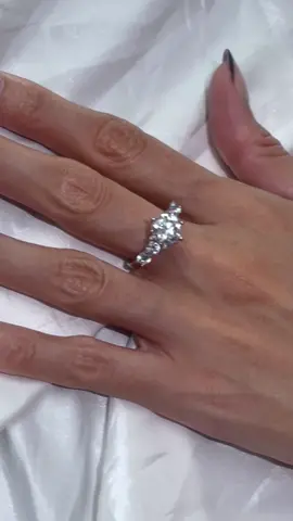 Wow,so pretty!#jewelry #queenou #queenoujewelry #diamond #ring 