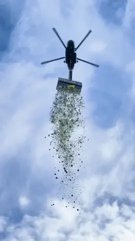 The first real MONEY RAIN in the world! $1.000.000 dropped from the helicopter in the Czech Republic and no one has died or got injured. #ONEMANSHOWtheMovie #TheEnd 
