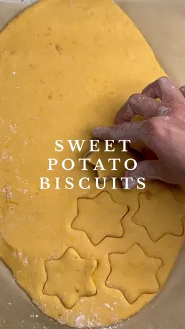 3 INGREDIENTS SWEET POTATO BISCUITS! 😋 Ingredients * 200g sweet potato, cooked * 180g self raising flour * 50g butter or dairy free butter, melted. #babyledweaning #babyfood #snack #kidssnack #sweetpotato #healthyfood #healthysnack #blwideas #b|wrecipes #blwinspiration #toddlerlife #easysnack #toddlerrecipes #quickrecipes #carros #babyledeating #startingsolids #firstfoods #whatmytoddlereats #whatmybabyeats #blwjournev #Foodie #biscuits #EasyRecipes #motherhood #fyp 