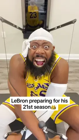 LeBron getting ready for his 21st season👑 Will #Kingjames win another ring🏆? #lebron #thekidfromakron #lakers #lbj #washedking #nuggets #kiatipoff23 #tonal #beyourstrongest #lebronjames 