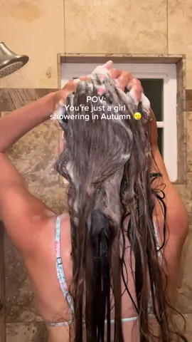 If you’re losing extra hair right now, you’re not alone! Its normal to lose a little more in the Autumn months 🤍  #hairtok #hairtiktok #haircare #healthyhair #longhair #tessapeay #hairwash #hairloss #hairtips #relateable #hairgrowth 