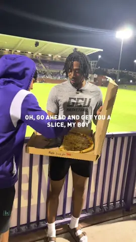 Pizza anyone? 🍕#LopesUp #micedup #mensbasketball 