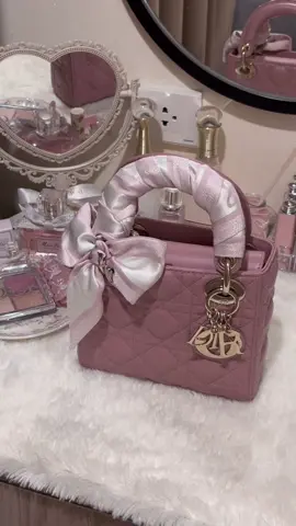 Pink Lady Dior 🎀🤍🪽 #pink #dior #ladydior 