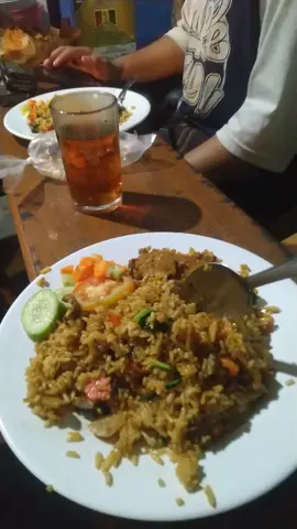 BUAT PRANK STORY WHATSAPP.. nasi goreng ati ampla terenak by RAJA RASA jl.veteran 3 banjarsari samping D'BESTO... #nasigoreng #atiampla #nasigor #enak #lezat #nasigorengenak #kuliner #ciawi #bogor #banjarsari #pemudapancasila #pemudapancasilabanjarwangi #food #makanmalam 