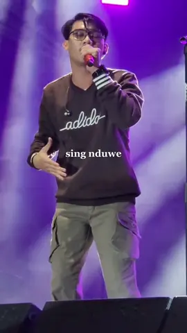 #CapCut Pancen salahku kowe wes ono sing nduwe,kok iso aku iseh ngarepke🍃#gilgasahid #kleru #gildcoustic #gilga #gillovers #gilgalovers #fyp #beranda 