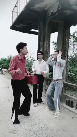 Nhóm nhảy trai quê mới tuyển thêm dc thành viên mới mong mn ủng hộ.#pudinhnguyen #dance #8x9x #moderntalking #80sfashion 