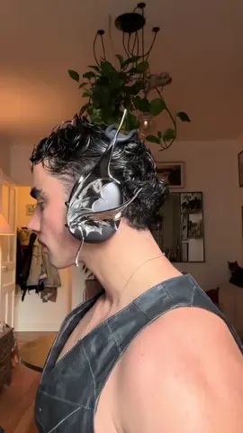 @Jean-Louis in our Siren Airpod Max Covers - link in bio #airpodcover #silveraccessory #silverairpod #silverairpodcover #airpodmax