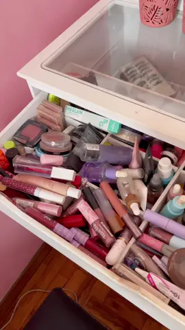 Organizando a minha penteadeira #foryou #makeup #maquiagem 