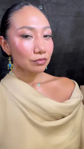 Iluminando a @Carlapaucar  #maccosmetics_es #080fashionweek #maquillaje #makeup #influencer #fashion #fashionweek2023 #maquillaje #maquilladora #moda 