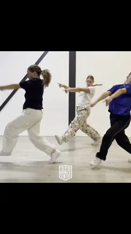 travelled all the way to Almere for @eenjustin his class🔥 #foryoupage #dance #danceoftiktok #choreography #triplemovement #solutiondancecentre 