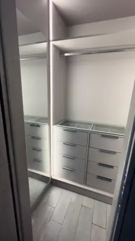 Small Walk-in closet🥰 Our products are custom designed and made with Love♥️ ᴄᴜꜱᴛᴏᴍ ᴍᴀᴅᴇ ꜰᴜʀɴɪꜱʜɪɴɢ. ꜰɪɴᴅ ᴜꜱ:ᴠᴀꜱɪʟɪꜱꜱɪꜱ ᴏʟɢᴀꜱ 172 ᴛʜᴇꜱꜱᴀʟᴏɴɪᴋɪ ɢʀᴇᴇᴄᴇ #furniture #design #closet #wood #interiordesign #greece #fyp 