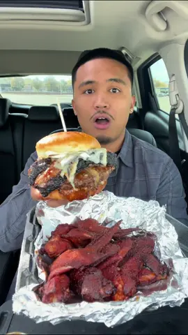 Trying a TEXAS BURGER🍔 #fyp #Foodie #burger #fypシ #texasfood #foodtiktok #brisketburger #mukbang #smokedmeat #tastetest #review 
