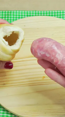 Enfie linguiça no buraco do pão, e você vai querer fazer isso, todas as noites … #pao #linguica #paocomlinguica 