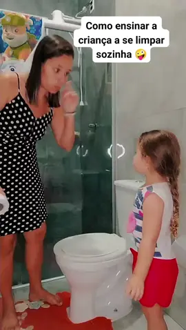 Como ensinar a criança a limpar sozinha. #TikTokBeleza #TikTokReceita #TikTokMeFezOuvir 